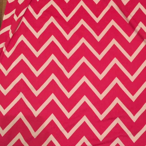 Dainty Jewell’s dress - Picture 3 of 4